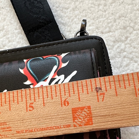 Ed Hardy Black and Pink Crossbody wallet Bag vegan leather Multi compartment - Picture 3 of 9
